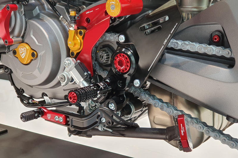 Adjustable rear sets rider Ducati Hypermotard 950